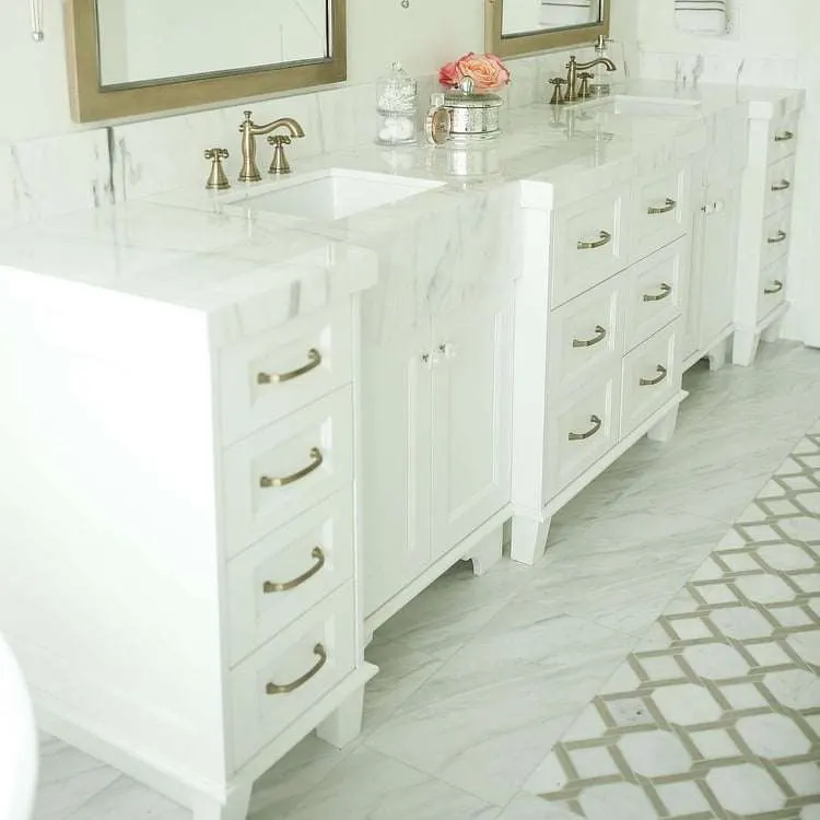 Calacatta Caldia slab